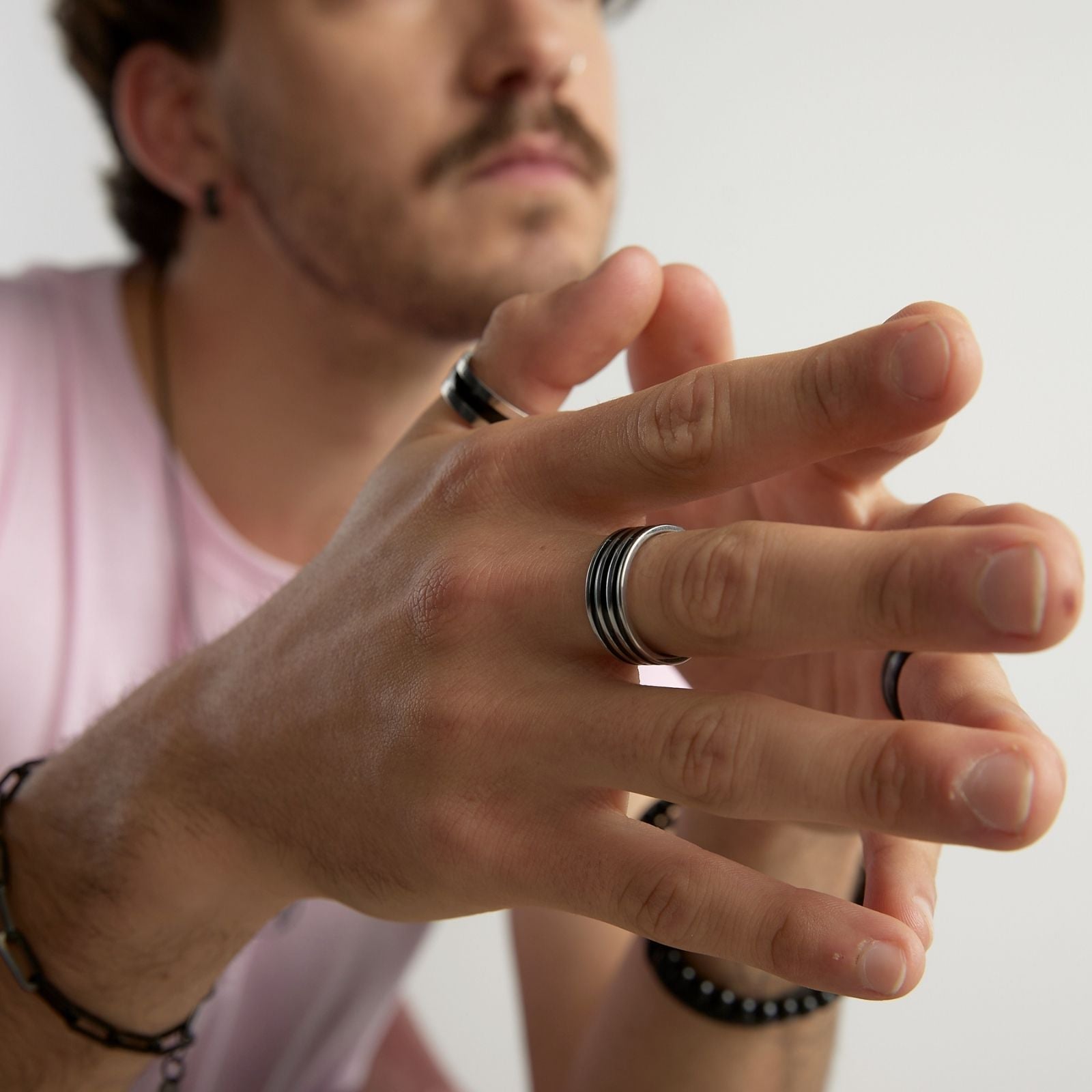 Anillo Unisex Geométrico 3 líneas Negras - Acero Inoxidable