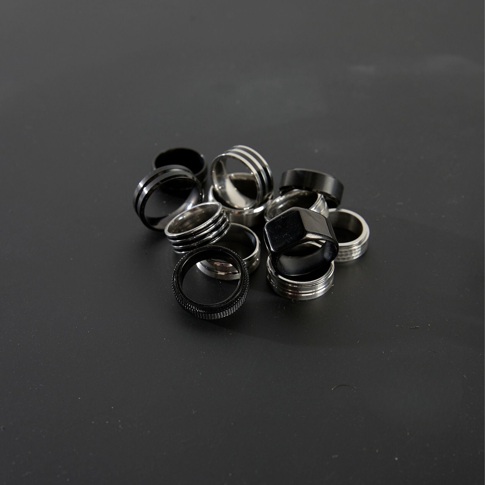 Anillo Unisex Geométrico 3 líneas Negras - Acero Inoxidable