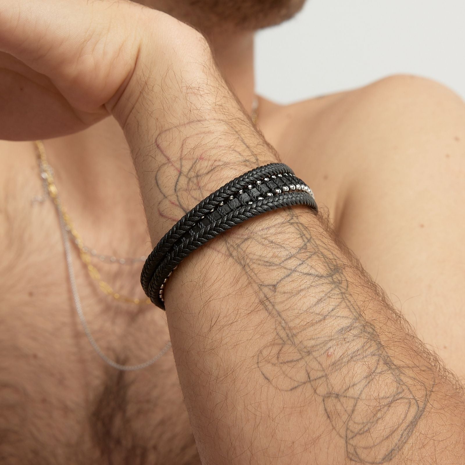 Pulsera unisex Rockera Triple Cuero Sintético Acero Inoxidable - Plateada
