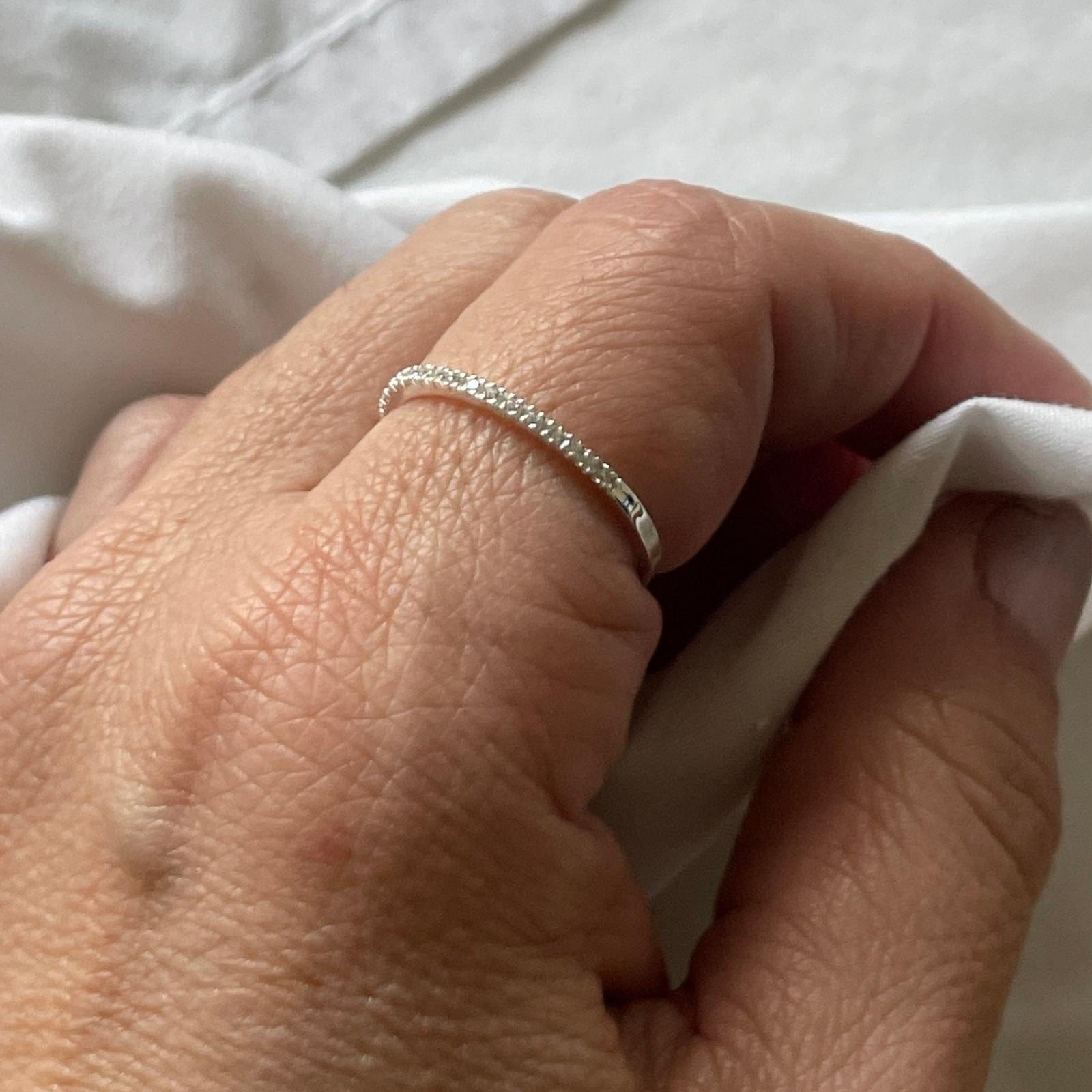 Anillo Medio Cintillo Circones Plata