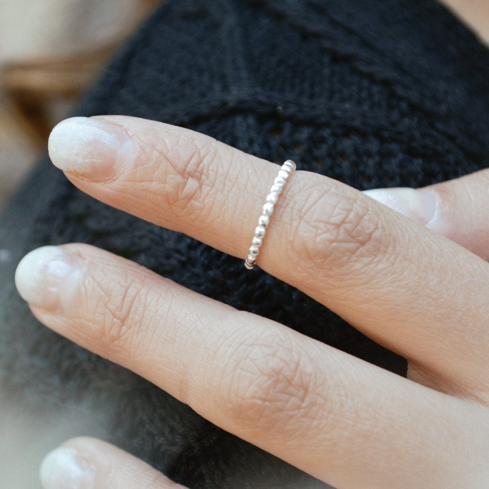 Anillo Midi Pelotitas Ajustable
