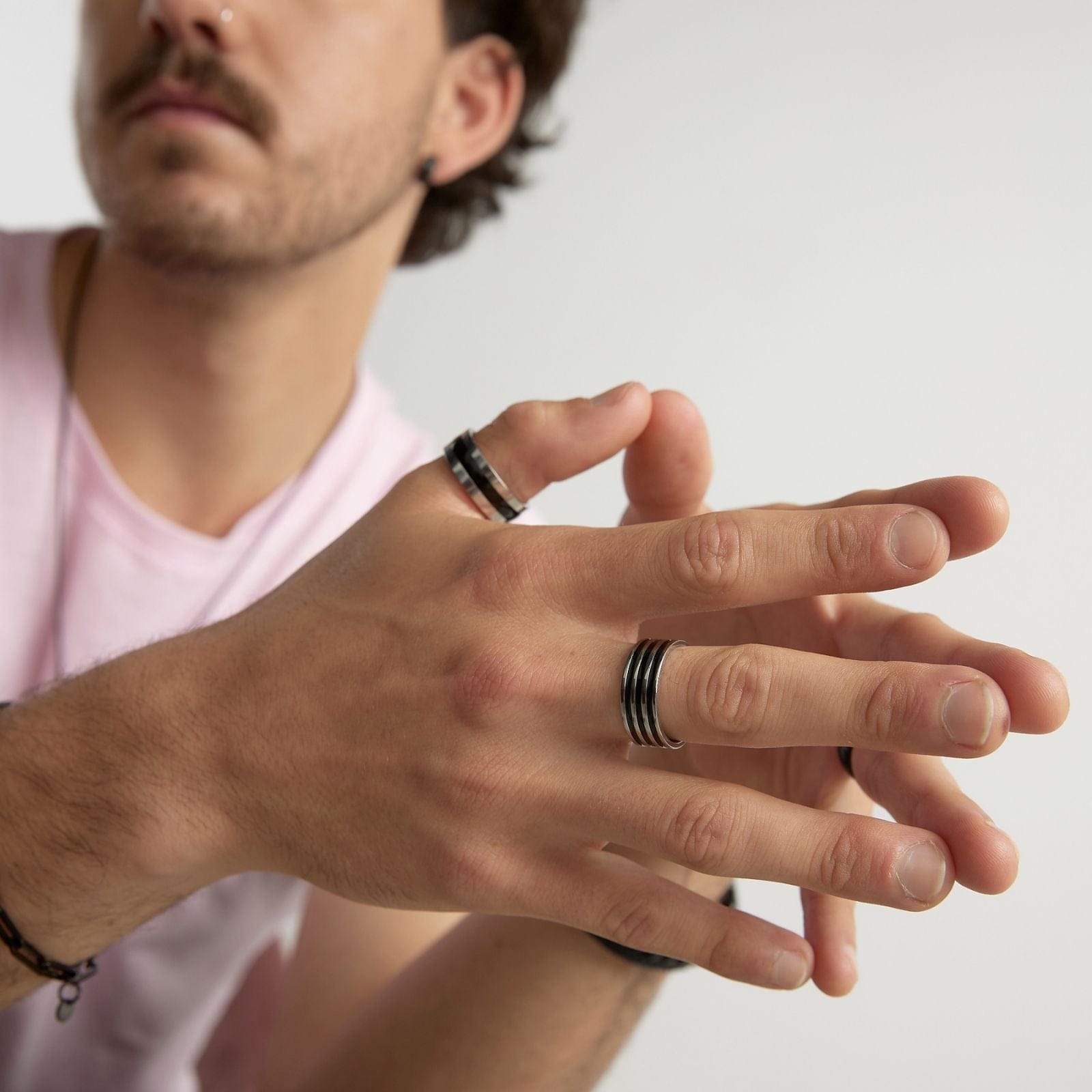 Goia Anillo Unisex Geométrico 3 líneas Negras - Acero Inoxidable