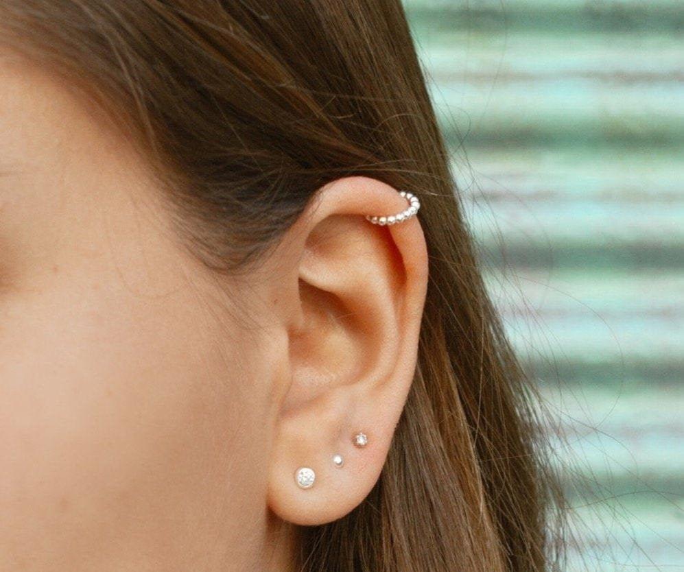 Goia AROS CUFF pelotitas plata