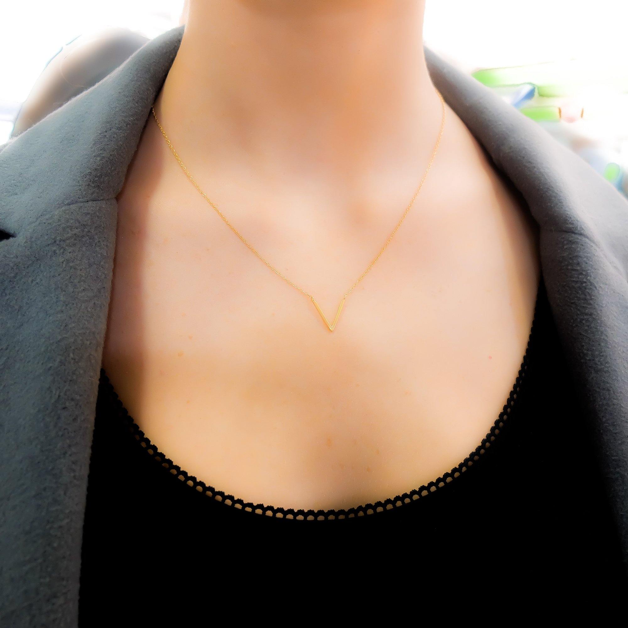 GOIA COLLAR Collar V chica gold