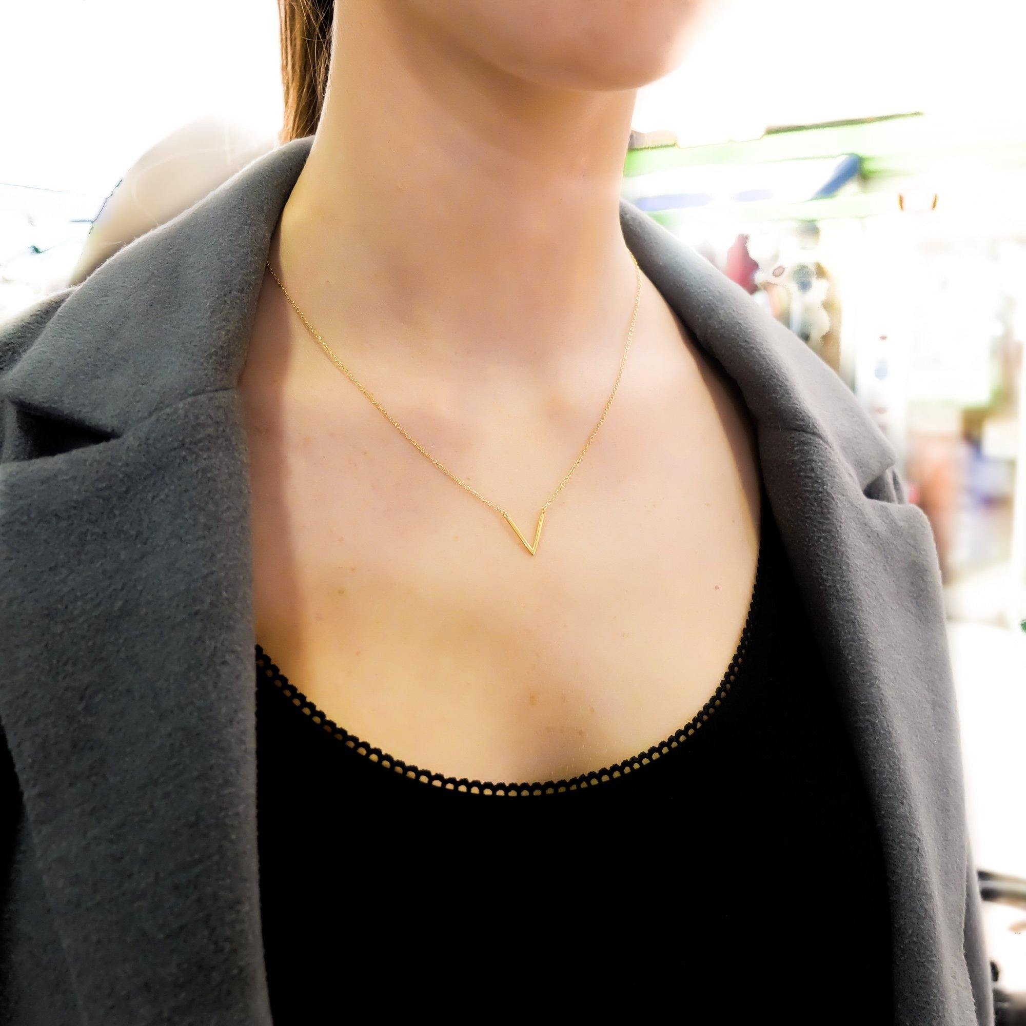 GOIA COLLAR Collar V chica gold