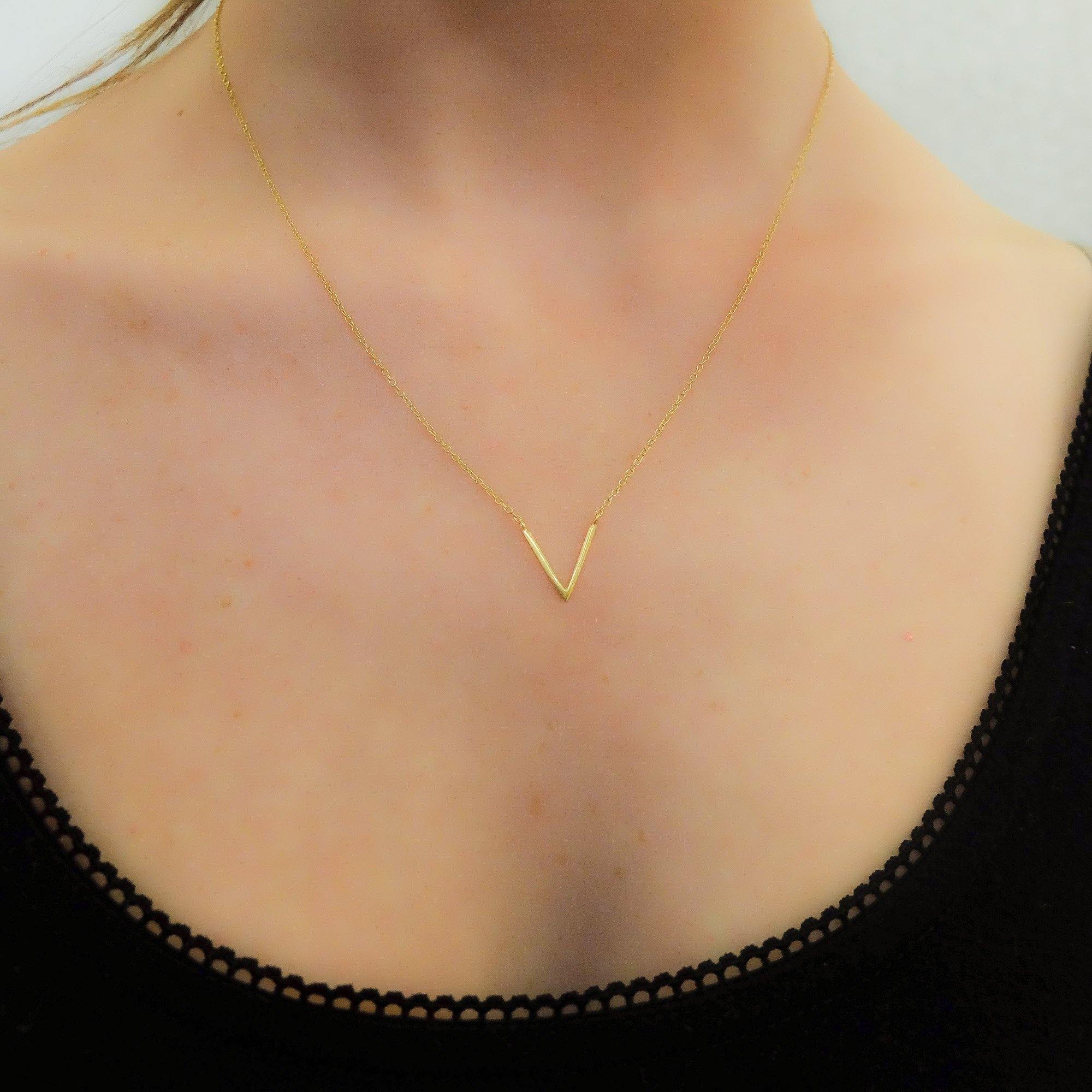 GOIA COLLAR Collar V chica gold