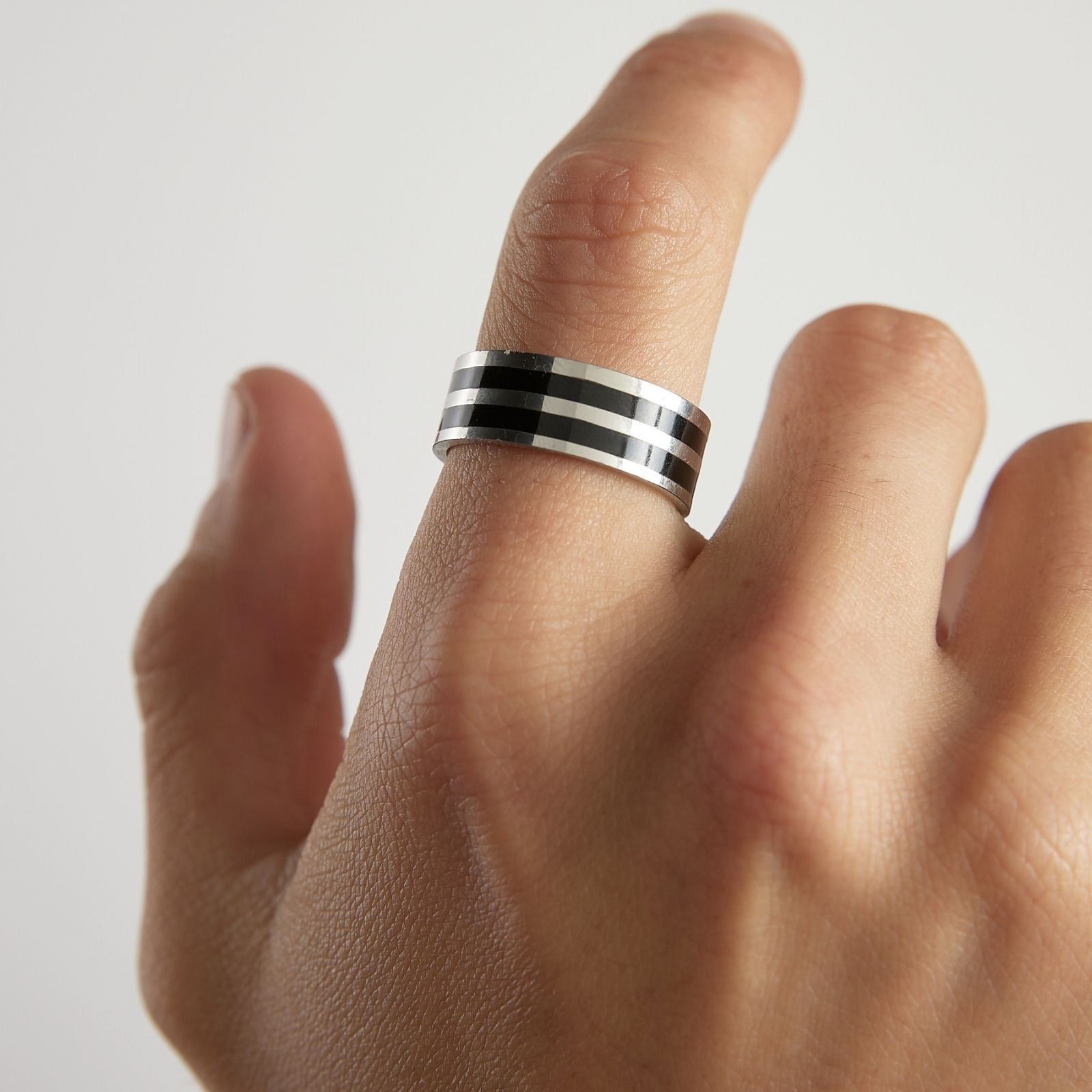 Anillo Unisex Geométrico 2 líneas Negras - Acero Inoxidable