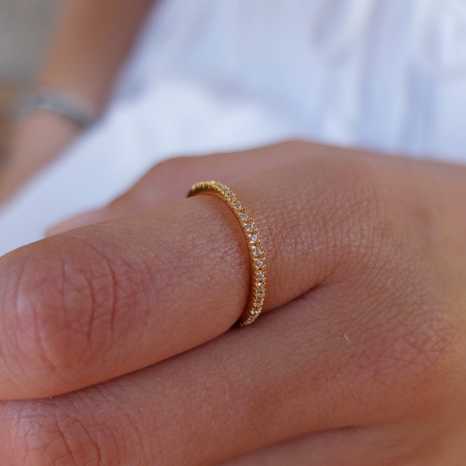 Anillo Medio Cintillo Circones Gold