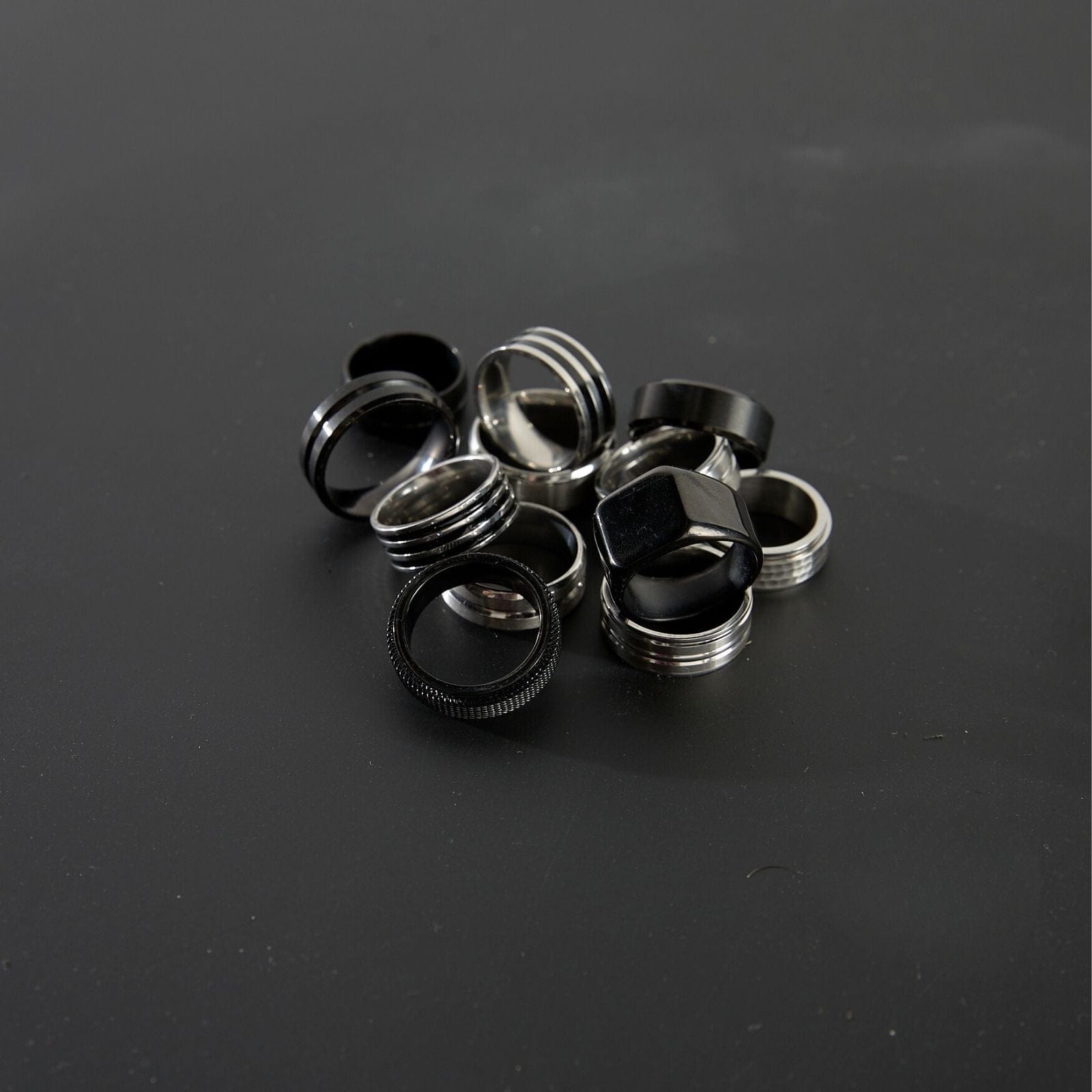 Goia Anillo Unisex Geométrico 2 líneas Negras - Acero Inoxidable